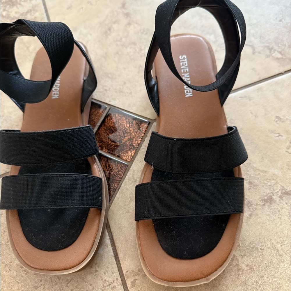 Steve Madden Black Strappy Sandals Girls size 2